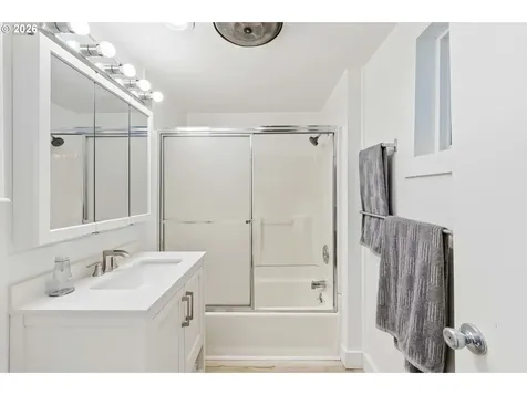 93712 Mallard Lane North Bend OR 97459