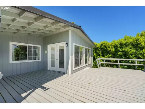 93712 Mallard Lane North Bend OR 97459