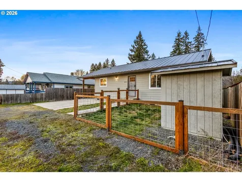 1907 Willow Street Sweet Home OR 97386