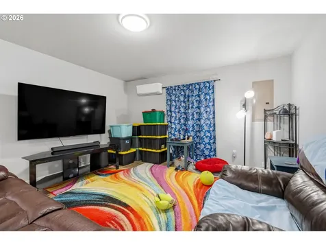 1907 Willow Street Sweet Home OR 97386