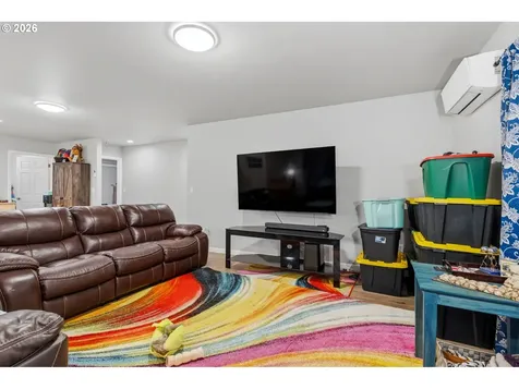 1907 Willow Street Sweet Home OR 97386