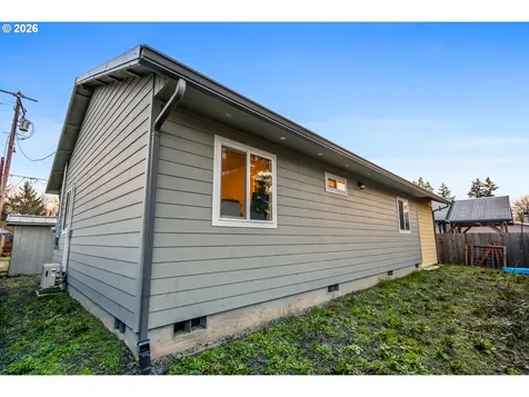 1907 Willow Street Sweet Home OR 97386