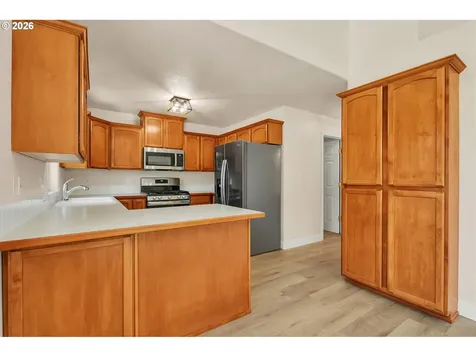 585 Dublin Avenue Eugene OR 97404