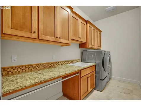 12106 NW 48th Court Vancouver WA 98685