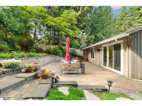 7118 SW Canby Lane Portland OR 97223