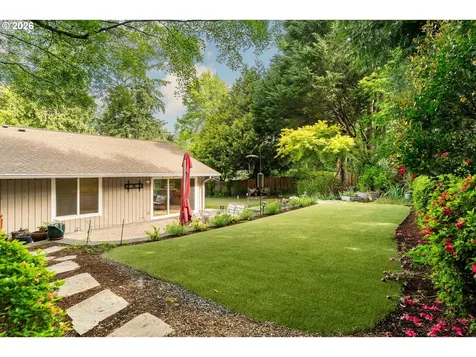 7118 SW Canby Lane Portland OR 97223