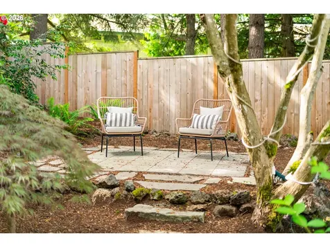7118 SW Canby Lane Portland OR 97223