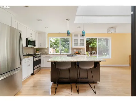 7118 SW Canby Lane Portland OR 97223