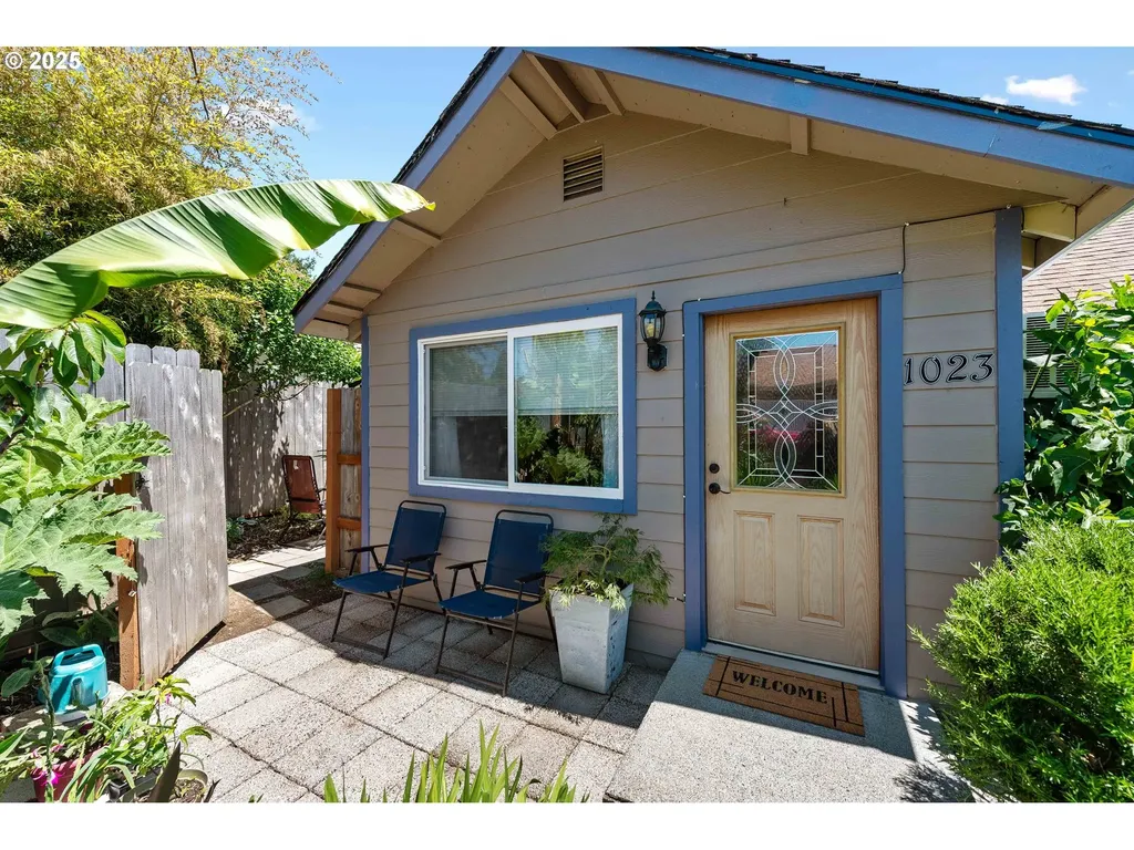 1023 18th Street Myrtle Point OR 97458