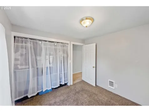 1023 18th Street Myrtle Point OR 97458