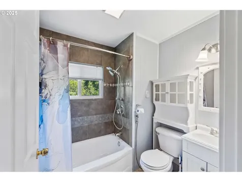 1023 18th Street Myrtle Point OR 97458