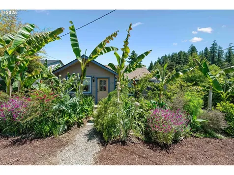 1023 18th Street Myrtle Point OR 97458