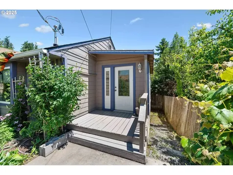 1023 18th Street Myrtle Point OR 97458