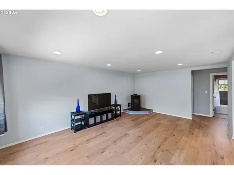 1023 18th Street Myrtle Point OR 97458
