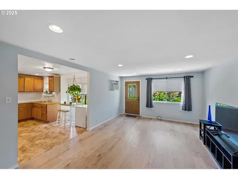 1023 18th Street Myrtle Point OR 97458