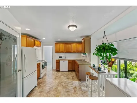 1023 18th Street Myrtle Point OR 97458