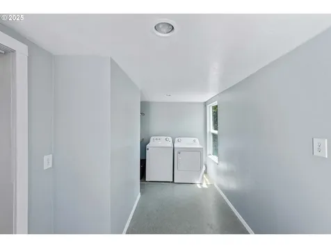 1023 18th Street Myrtle Point OR 97458