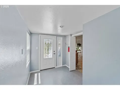 1023 18th Street Myrtle Point OR 97458