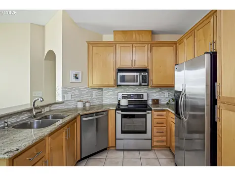 8349 SW 24th Avenue Portland OR 97219
