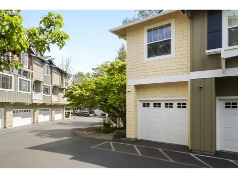 8349 SW 24th Avenue Portland OR 97219