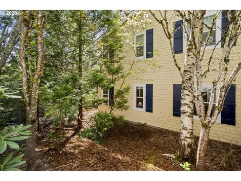 8349 SW 24th Avenue Portland OR 97219