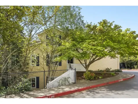 8349 SW 24th Avenue Portland OR 97219
