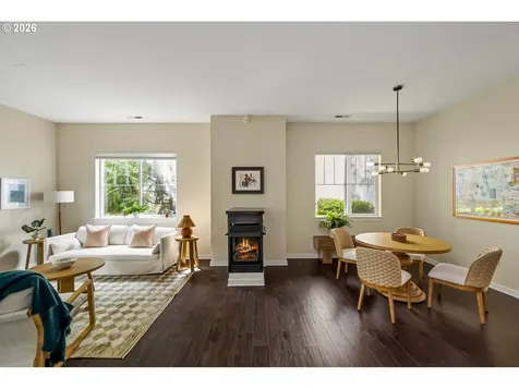 8349 SW 24th Avenue Portland OR 97219