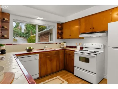 5381/5383 SW Humphrey Boulevard Portland OR 97221