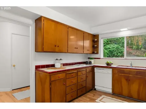 5381/5383 SW Humphrey Boulevard Portland OR 97221