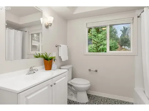 5381/5383 SW Humphrey Boulevard Portland OR 97221