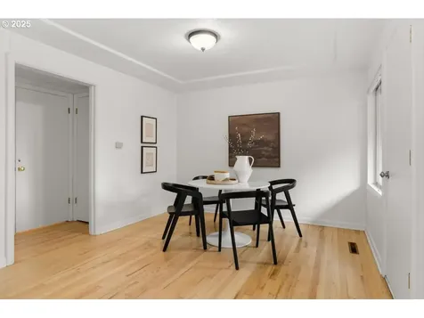 5381/5383 SW Humphrey Boulevard Portland OR 97221