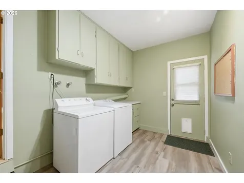 1890 Taylor Street Eugene OR 97405