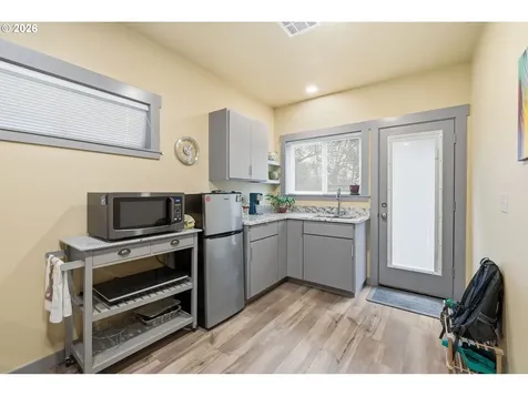 1890 Taylor Street Eugene OR 97405