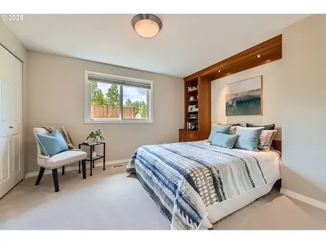 8256 SW Matthew Park Street Portland OR 97224