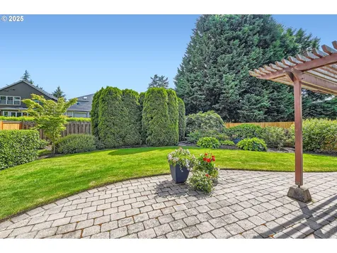 8256 SW Matthew Park Street Portland OR 97224