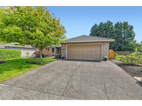 8256 SW Matthew Park Street Portland OR 97224