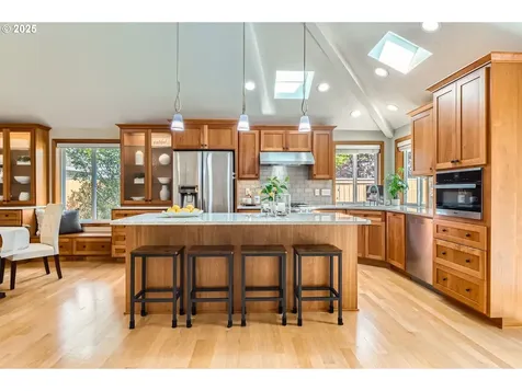 8256 SW Matthew Park Street Portland OR 97224