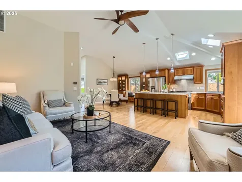 8256 SW Matthew Park Street Portland OR 97224