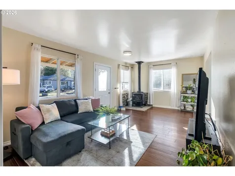 1363 Franklin Street NW Salem OR 97304