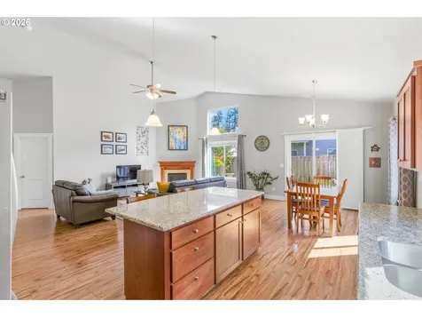 2418 Equestrian Loop S Salem OR 97302