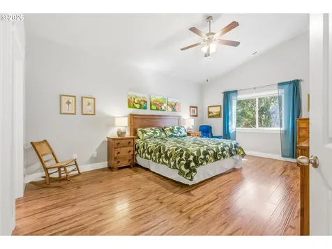 2418 Equestrian Loop S Salem OR 97302