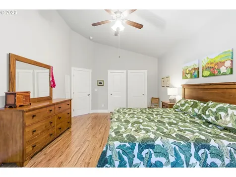 2418 Equestrian Loop S Salem OR 97302