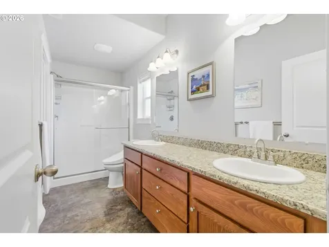 2418 Equestrian Loop S Salem OR 97302