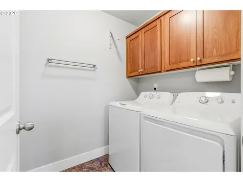 2418 Equestrian Loop S Salem OR 97302