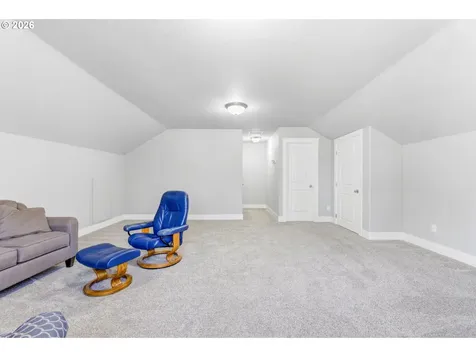 2418 Equestrian Loop S Salem OR 97302