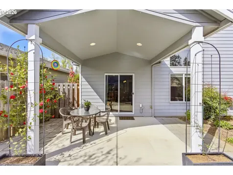 2418 Equestrian Loop S Salem OR 97302