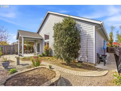 2418 Equestrian Loop S Salem OR 97302