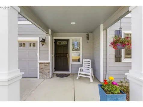 2418 Equestrian Loop S Salem OR 97302