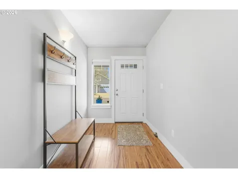 2418 Equestrian Loop S Salem OR 97302