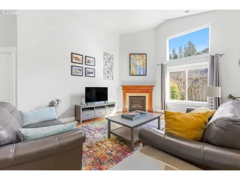 2418 Equestrian Loop S Salem OR 97302